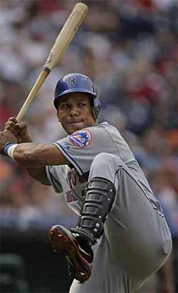 Alou draws interest from Phils