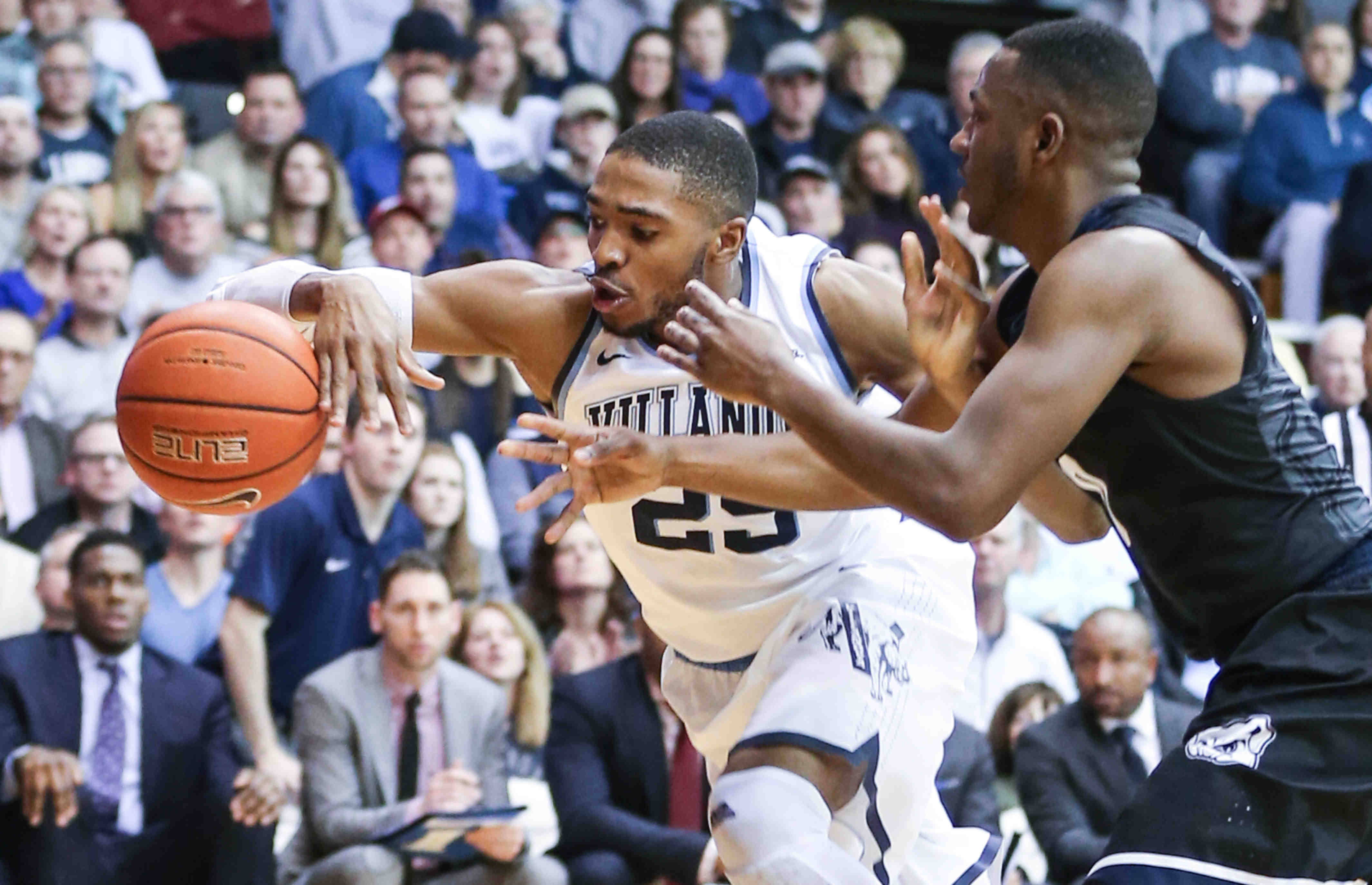 Villanova basketball deals retired jerseys