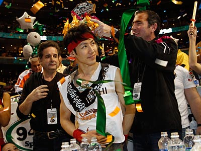 Kobayashi set a new Wing Bowl record by eating 337 wings on Friday. (Alejandro A. Alvarez/Staff Photographer)