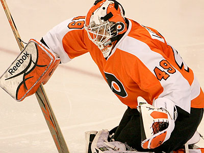 Michael Leighton is expected to start for the Flyers at New Jersey tonight. (Yong Kim/Staff file photo)