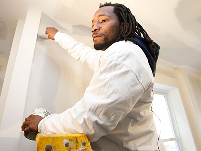 Eagles cornerback Asante Samuel participated in a Habitat for Humanity home build on Friday. (Alejandro A. Alvarez/Staff Photographer)