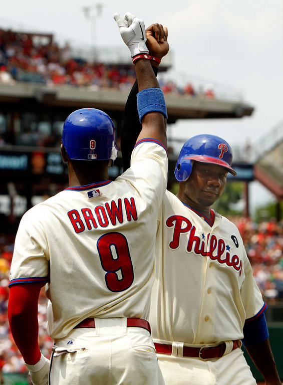 Halladay labors early, cruises late as Phillies beat Padres