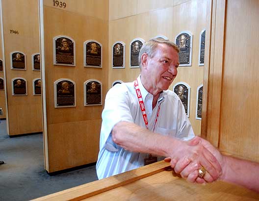 Harry Kalas Collapses in Broadcast Booth and Dies; Voice of Phillies and  NFL Films – ::Tullycast