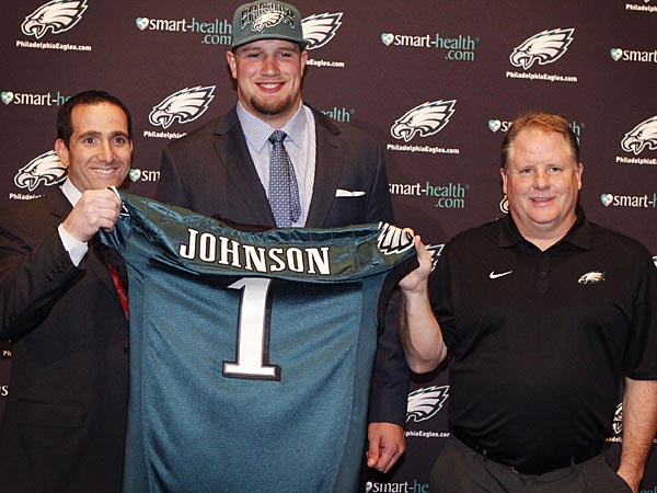 042813-eagles-johnson-600