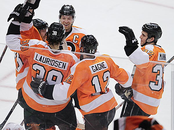 042813-flyers-celebrate-600