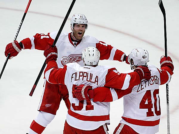 051213-red-wings-600