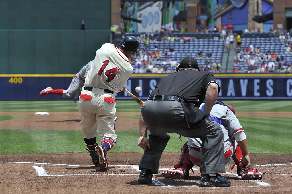 Martin Prado of the Atlanta Braves takes a lead against the