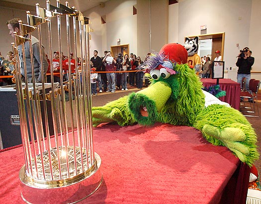 Phillies Phanatic Mascot's New Look Doesn't Seem Very New At All