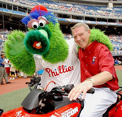 Phillie Phanatic debuts his spring training makeover