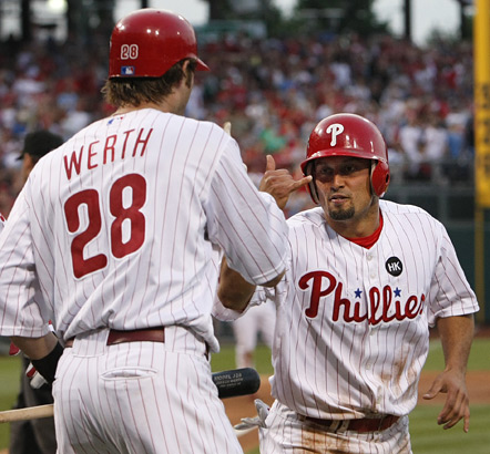 Shane Victorino injured in outfield collision with Raul Ibanez