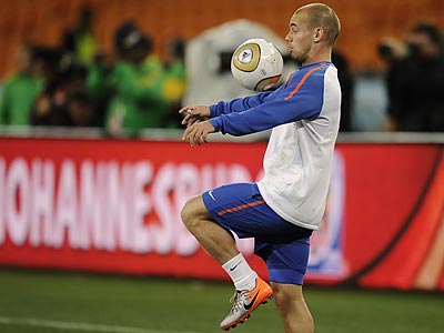 Netherlands&acute; Wesley Sneijder at practice Saturday. The Netherlands will play Spain in the World Cup final. (AP Photo/Martin Meissner)