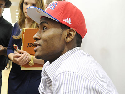 Sixers rookie <b>Maurice Harkless</b> was pulled from the team´s second summer <b>...</b> - 071012-harkless-400