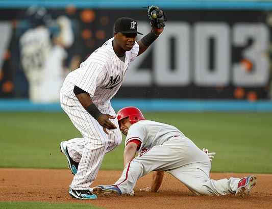 Shane Victorino injured in outfield collision with Raul Ibanez