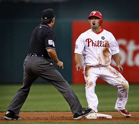 Shane Victorino injured in outfield collision with Raul Ibanez