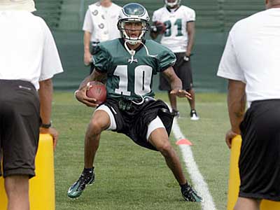 DeSean Jackson speaks to Andy Reid, Philadelphia Eagle teammates