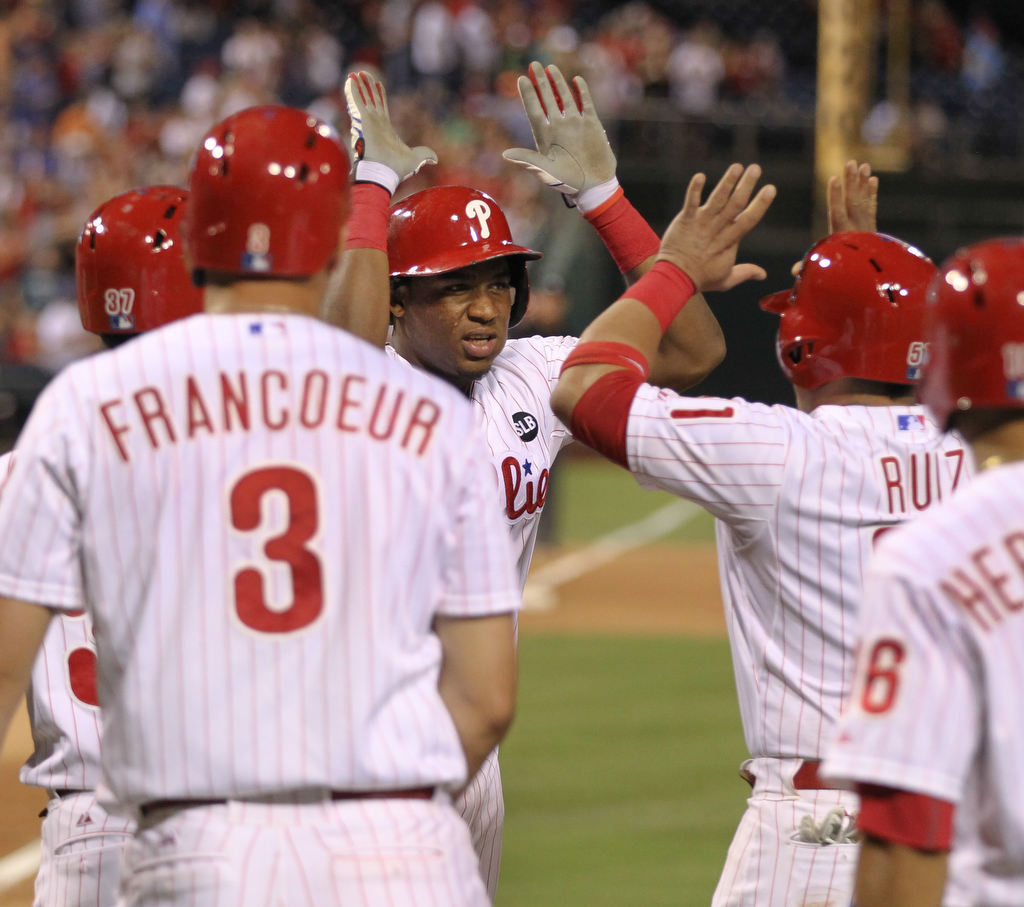 Local Phillies fan sees, meets Jimmy Rollins at Cracker Barrel, Local News