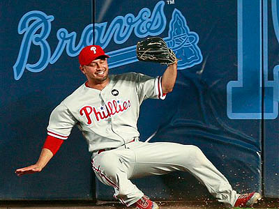 Shane Victorino injured in outfield collision with Raul Ibanez