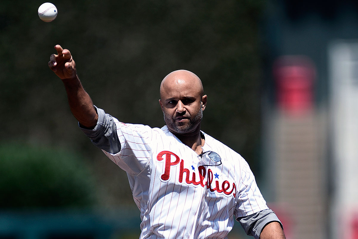 Jimmy Rollins gets 2,000th career hit, but Phillies fall to Reds 2