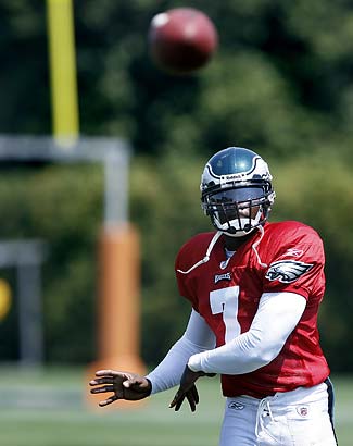 Michael Vick In Uniform, Won't Play For Eagles vs Bucs – BlackSportsOnline