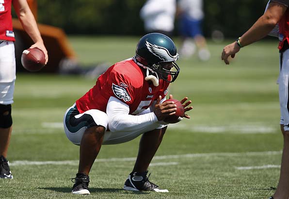 Michael Vick In Uniform, Won't Play For Eagles vs Bucs – BlackSportsOnline