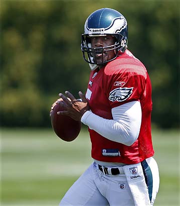 Michael Vick In Uniform, Won't Play For Eagles vs Bucs – BlackSportsOnline