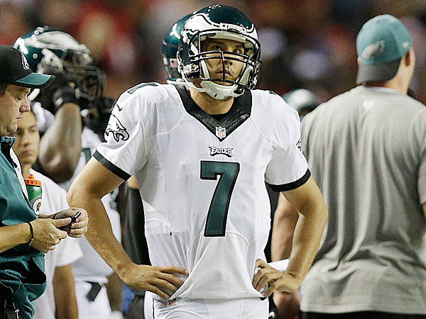 Sam Bradford's debut with Eagles is half full