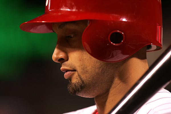 Shane Victorino injured in outfield collision with Raul Ibanez