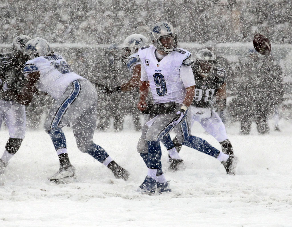 Philadelphia Eagles plow through the snow to knock off Detroit Lions – The  Times Herald