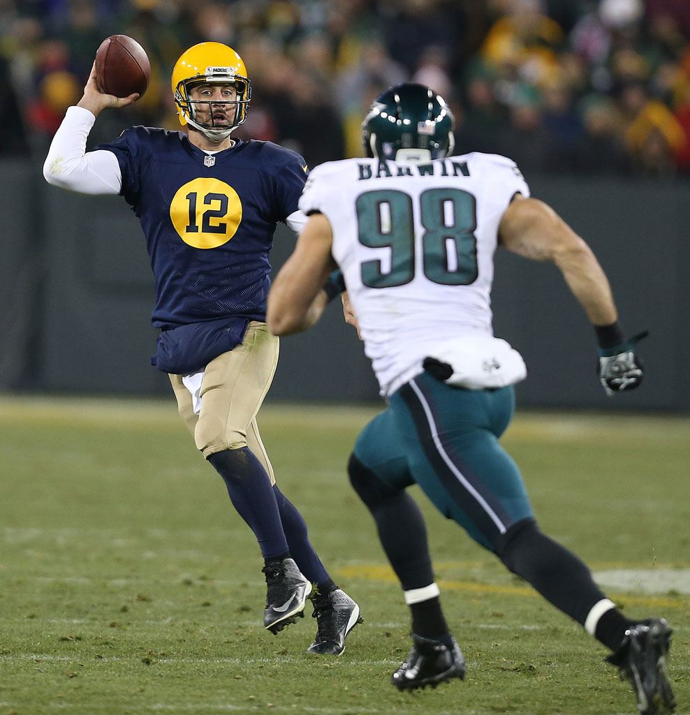 Green Bay Packers outside linebacker Clay Matthews (52) walks