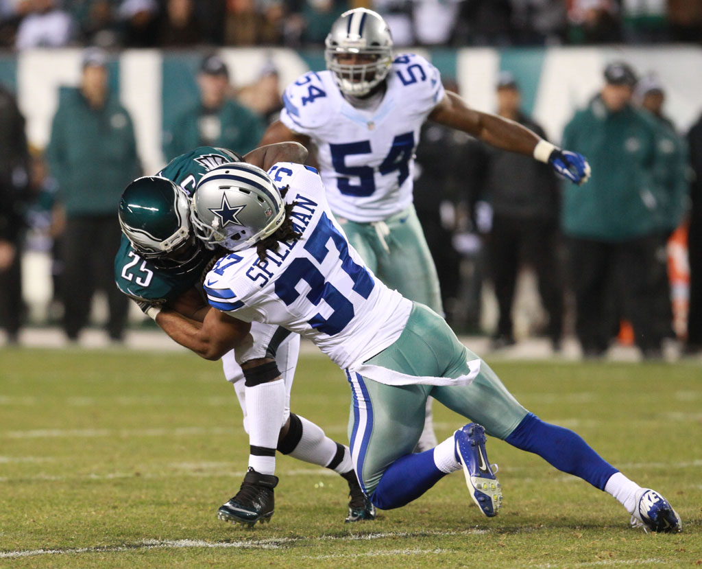 Eagles fall to Cowboys; playoff chances shrink