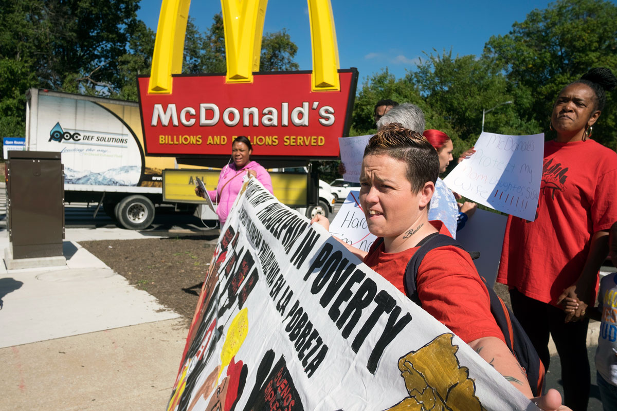 Sexual harassment widespread at fast-food eateries, Philly protest claims - Philly.com