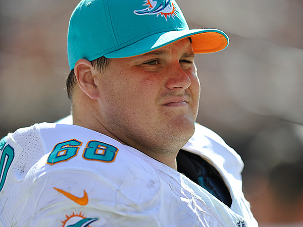 Richie Incognito -- Jerseys DISAPPEAR from Miami Dolphins Team Shop