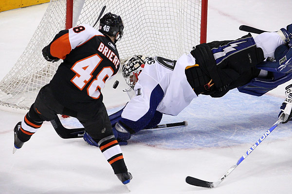 "Danny rushed back? I don&acute;t think so," Flyers coach John Stevens said of Daniel Briere at Wednesday&acute;s practice. (Jerry Lodriguss / Staff Photographer)
