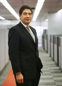Luis Fernandez, vice president and director for the paint and coatings business group at Philadelphia-headquartered Rohm and Haas, which has $2 billion in annual sales. (Alejandro A. Alvarez / Philadelphia Daily News)