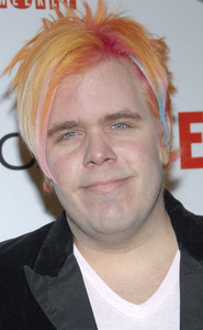 Gossip guy Perez Hilton lands a daily radio gig.