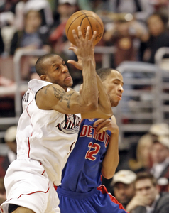 Andre Iguodala battles Pistons' Tayshaun Prince for rebound in Game 6.