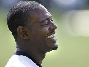 Cornerback Lito Sheppard is all smiles at final day of Eagles minicamp.