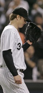 Gavin Floyd leaves game after nearly no-hitting Twins.