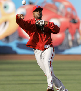 Jimmy Rollins takes fielding practice before last night's game.