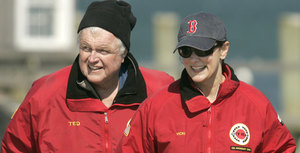 Kennedy and his wife, Victoria, returning from sailing off the coast of Massachusetts yesterday. The senator has a malignant brain tumor.