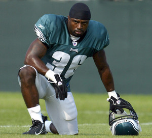 Brian Westbrook yesterday dropped Fletcher Smith as his agent, one day after cornerback Lito Sheppard switched to Drew Rosenhaus.
