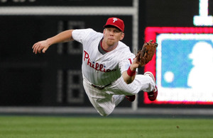 Phillies rightfielder Geoff Jenkins makes catch on ball hit by Braves' Jeff Francoeur in fourth inning.