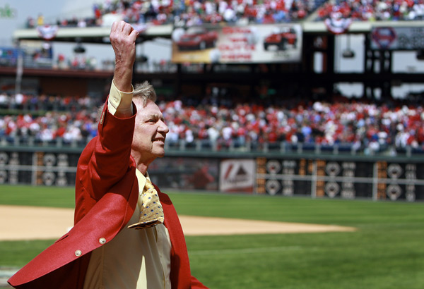 Phillies announcer Harry Kalas dead at 73