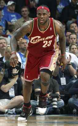 LeBron James won&acute;t live up to the hype unless he wins an NBA championship.