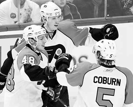 Briere Hatty Helps Flyers Soar Past Habs 6-2