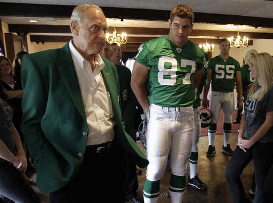 ARE EAGLES BRINGING BACK THE 1960 CHAMPIONSHIP KELLY GREEN UNIS OR NOT?, by 215Sport 