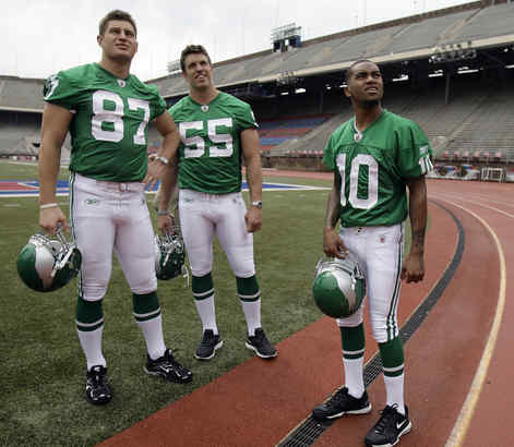 Eagles fans tailgate at team's pro shop for release of new kelly green  throwback jerseys - BVM Sports