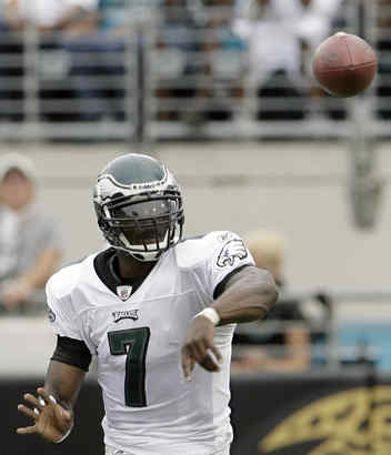 Vick takes over at QB, but Eagles lose to Packers - Newsday