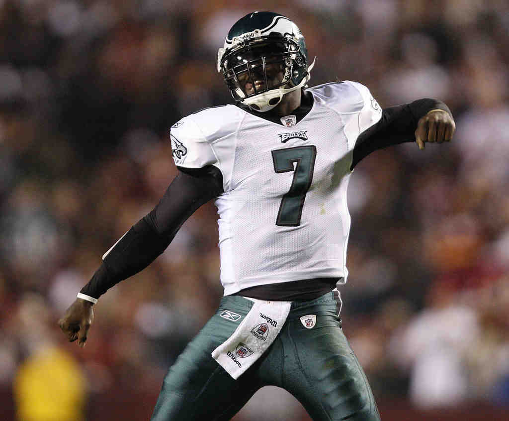 Vick leads Eagles over Redskins 34-10 – Daily Local