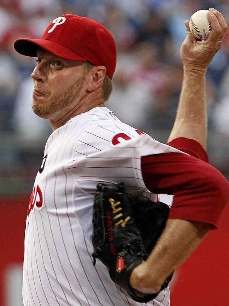 Roy Halladay leaves game with injury